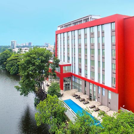 Radisson Hotel Guayaquil Esterno foto The Riverview