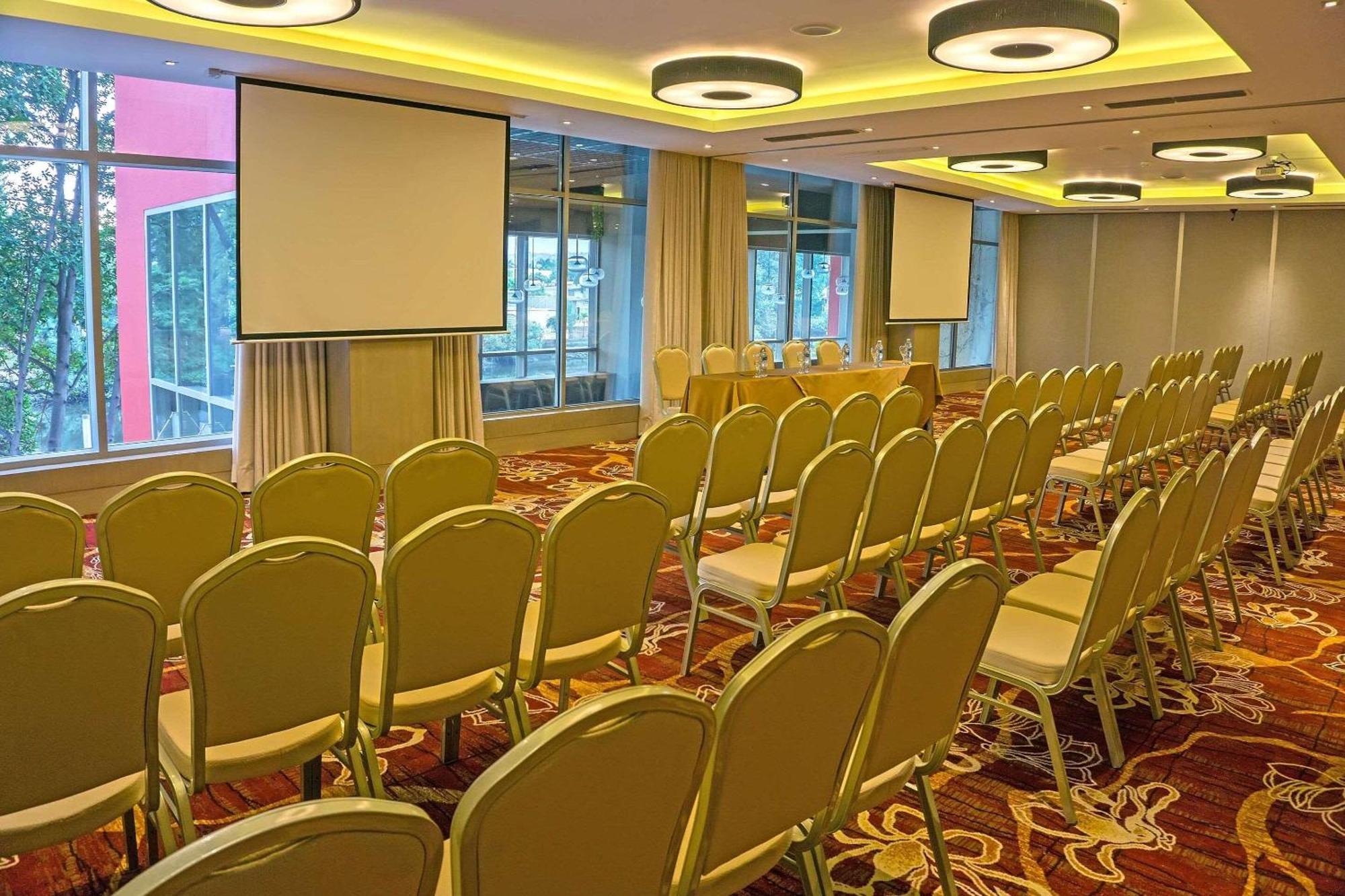 Radisson Hotel Guayaquil Esterno foto Meeting room